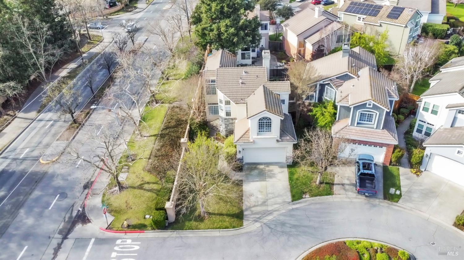 16 Arrowhead Court Petaluma CA 94954
