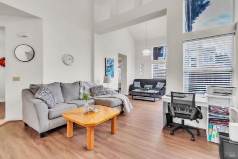 16 Arrowhead Court Petaluma CA 94954