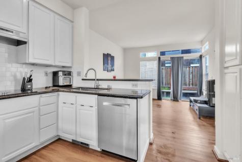 16 Arrowhead Court Petaluma CA 94954