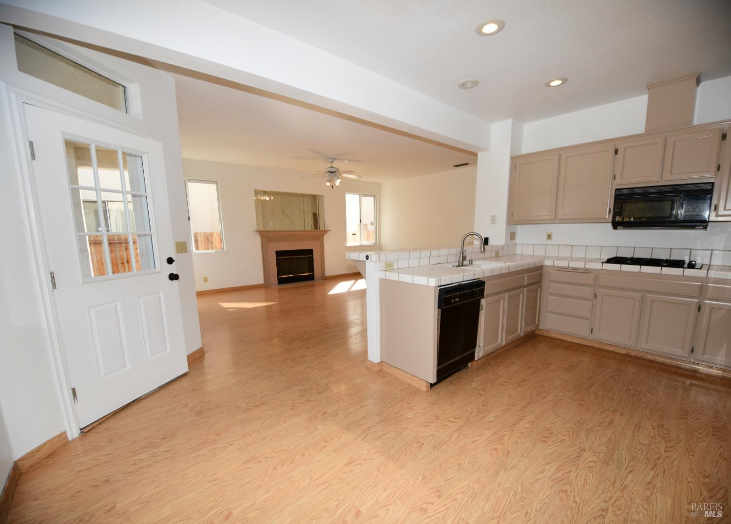305 Mayfield Circle Suisun City CA 94585