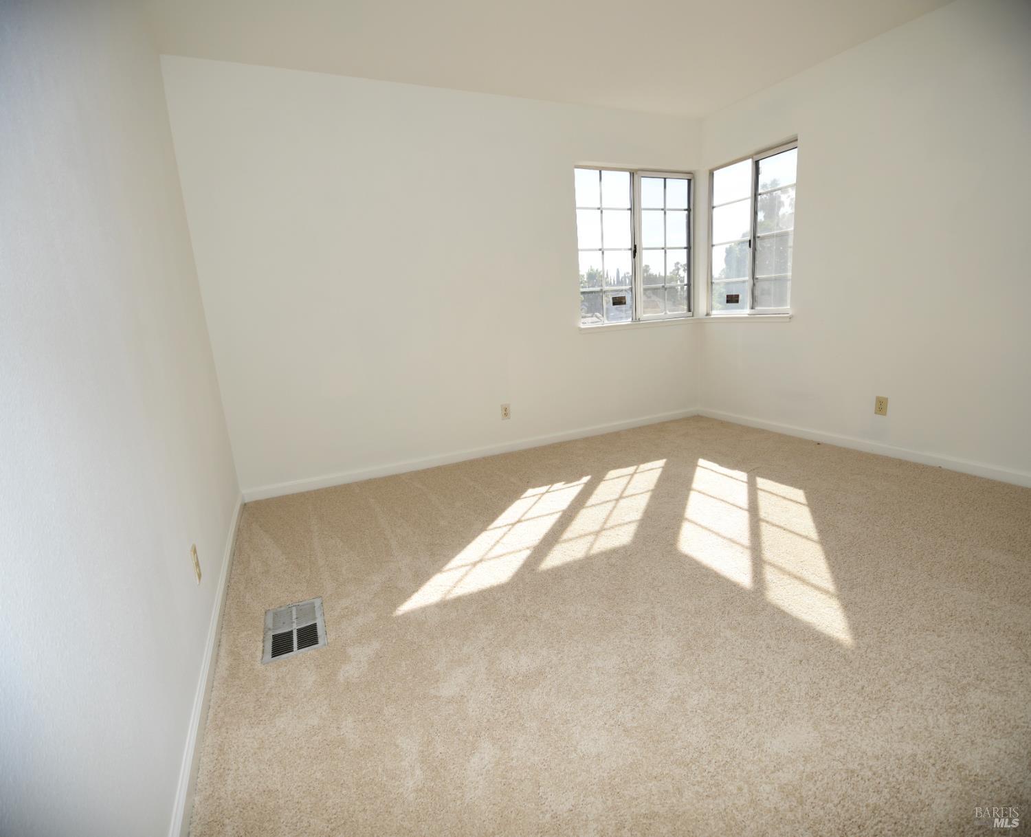 305 Mayfield Circle Suisun City CA 94585