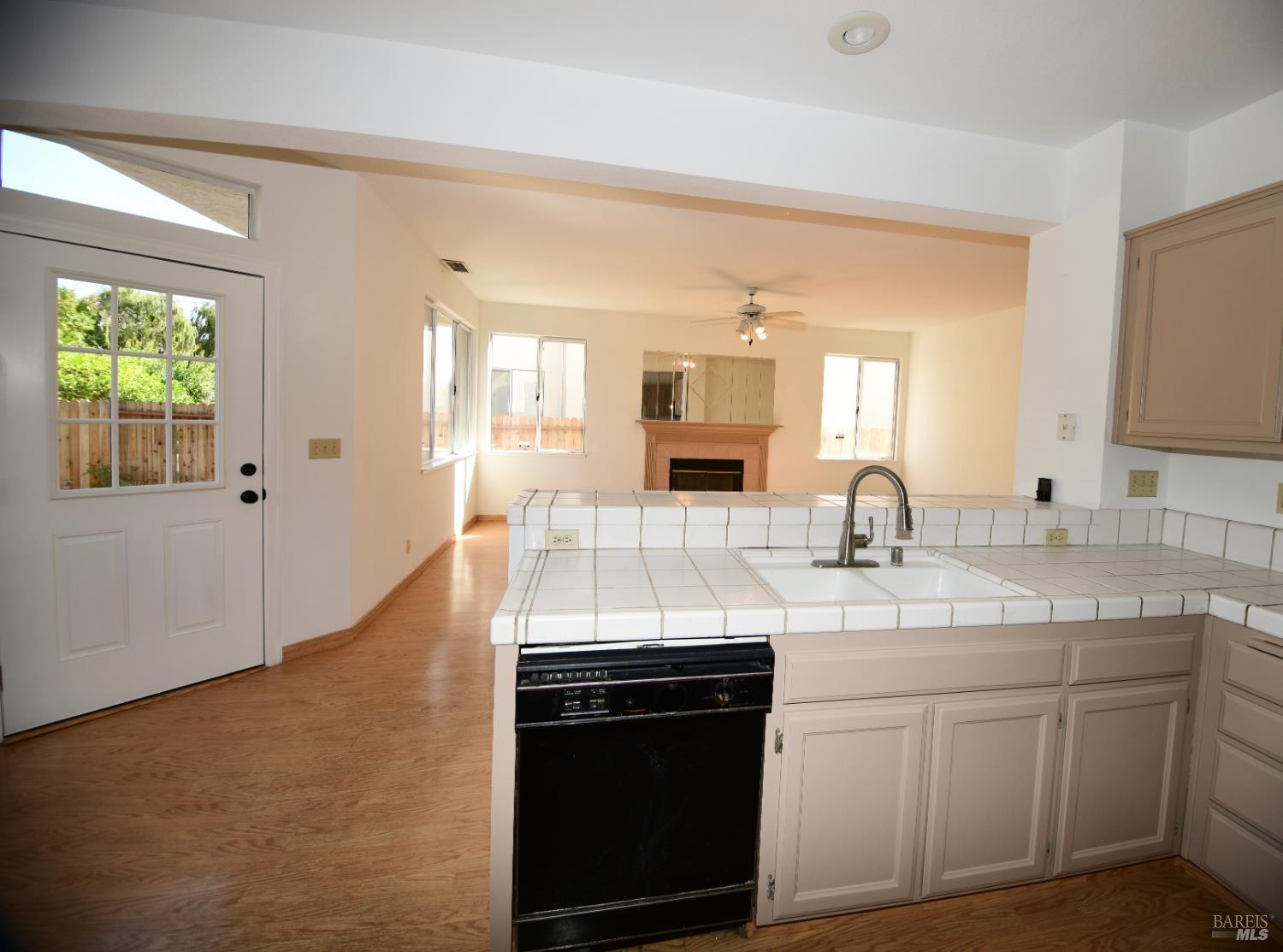 305 Mayfield Circle Suisun City CA 94585