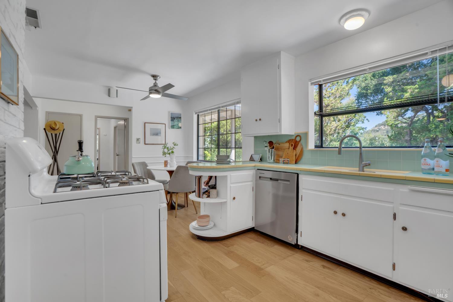 385 Lakeview Drive Napa CA 94559