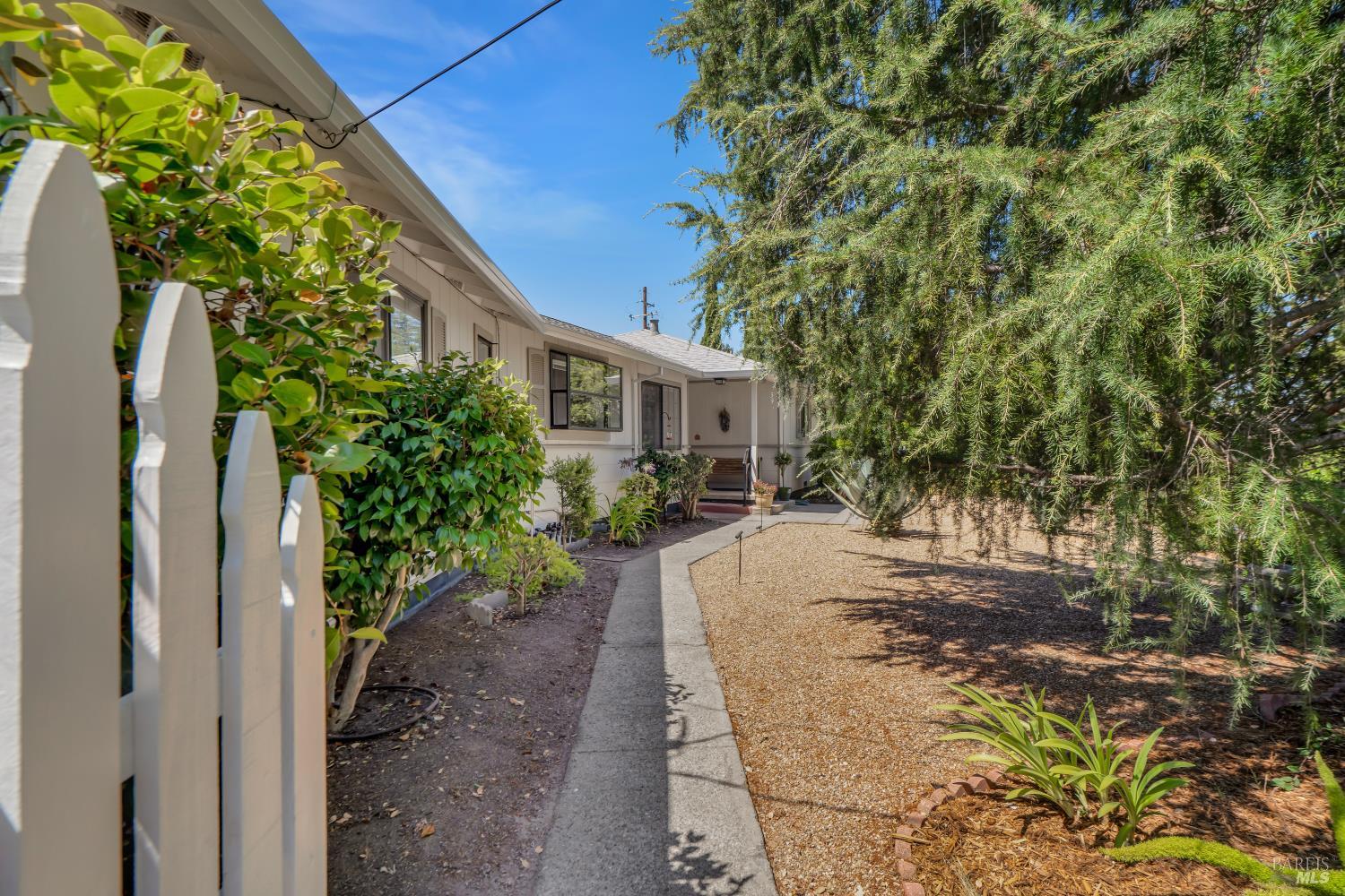 385 Lakeview Drive Napa CA 94559