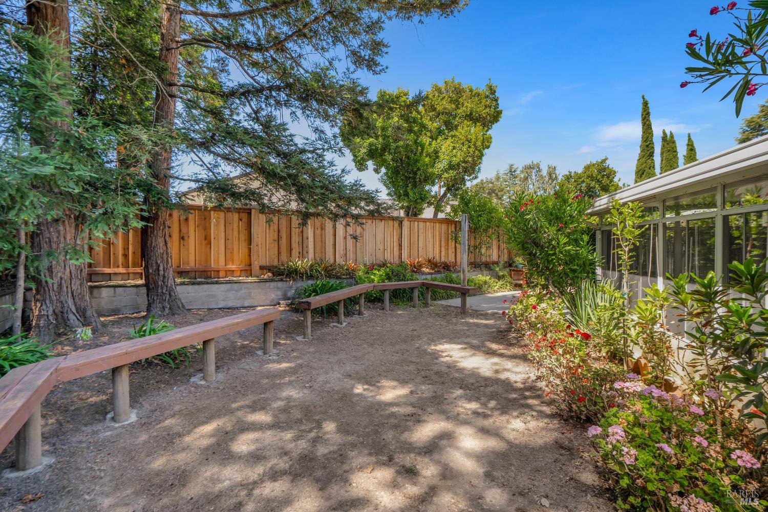 385 Lakeview Drive Napa CA 94559