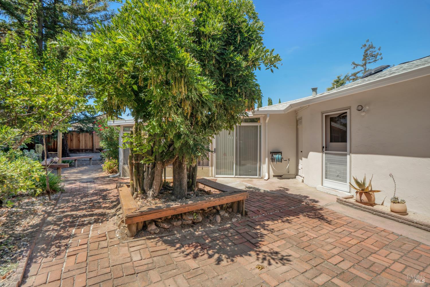 385 Lakeview Drive Napa CA 94559