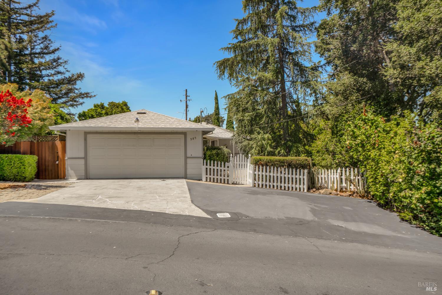 385 Lakeview Drive Napa CA 94559