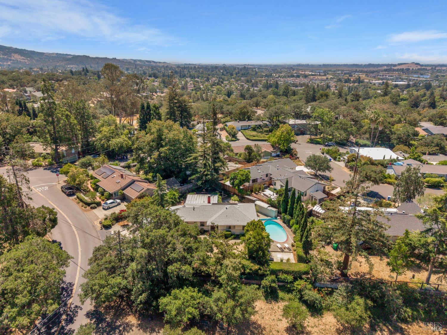 385 Lakeview Drive Napa CA 94559