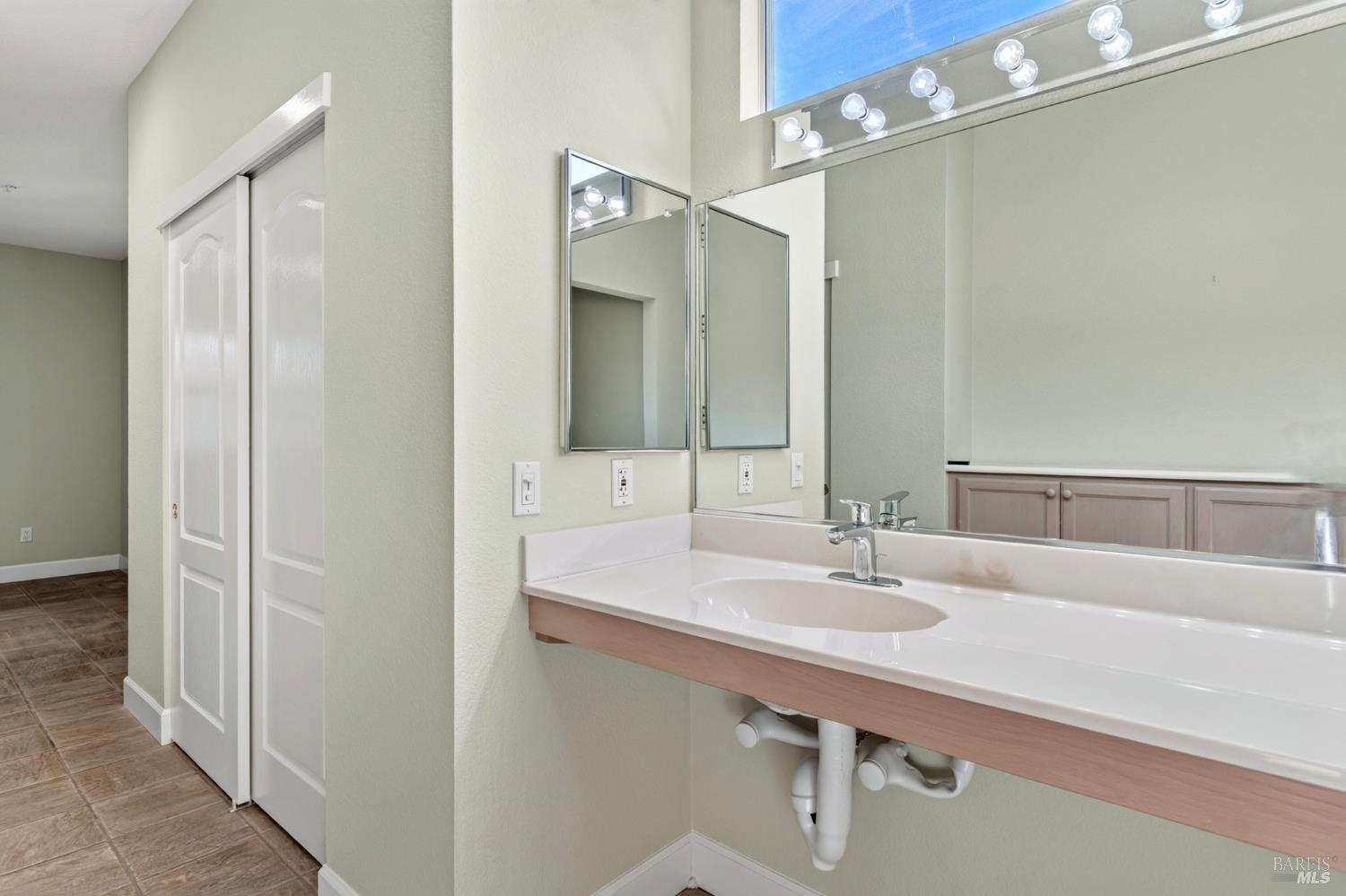 101 Clover Springs Drive Cloverdale CA 95425