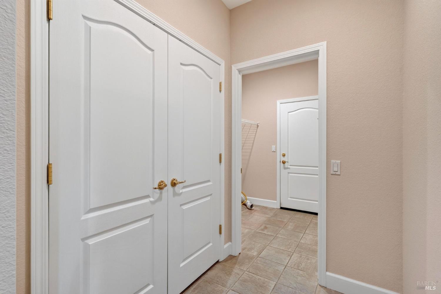 101 Clover Springs Drive Cloverdale CA 95425