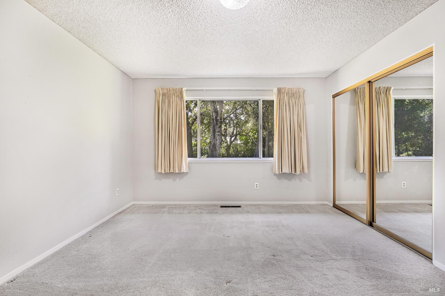 6487 Meadowridge Court Santa Rosa CA 95409