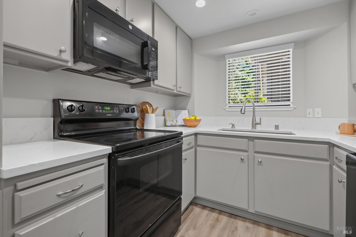 1027 Justin Way Dixon CA 95620