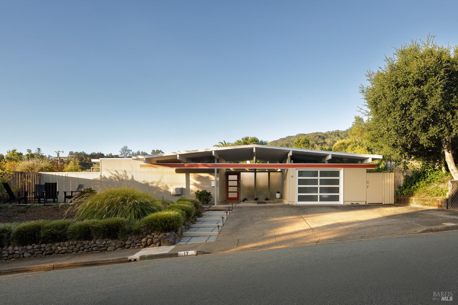 17 Bolanos Drive San Rafael CA 94903