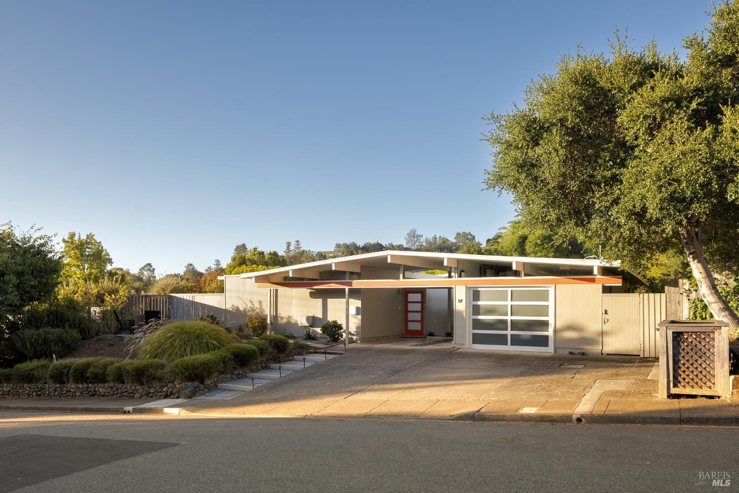 17 Bolanos Drive San Rafael CA 94903