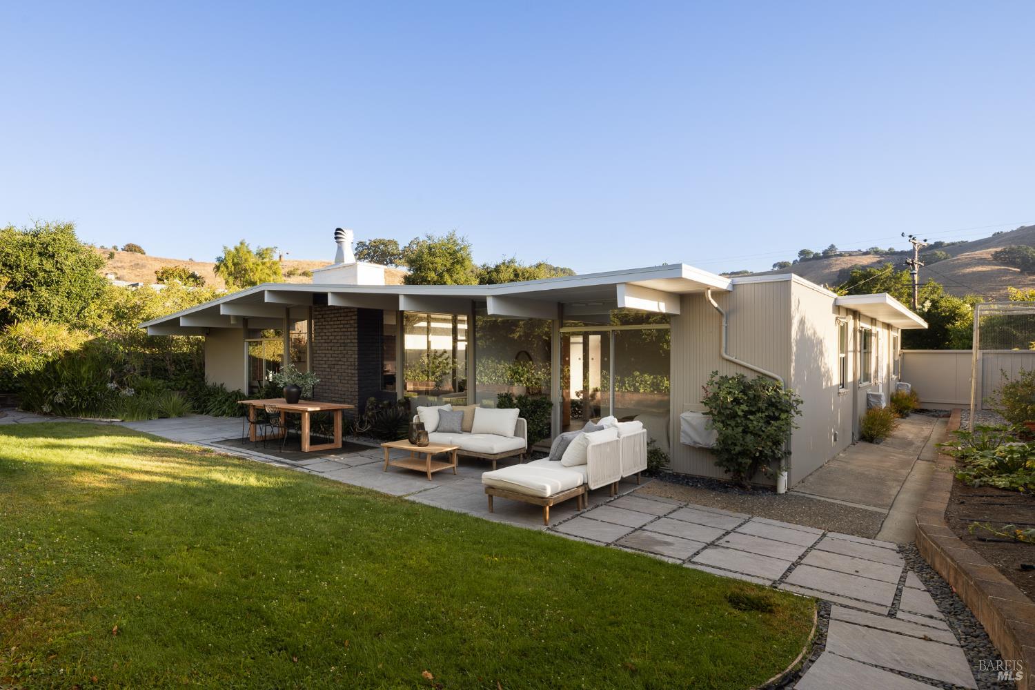 17 Bolanos Drive San Rafael CA 94903