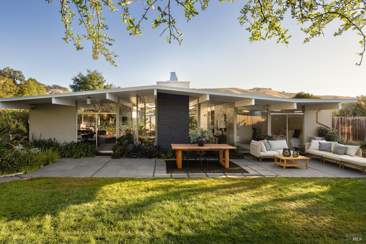 17 Bolanos Drive San Rafael CA 94903