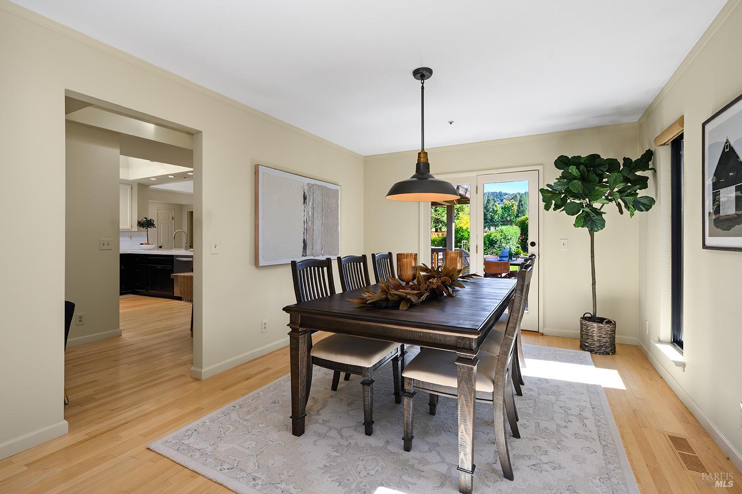 412 Fairway Court Healdsburg CA 95448