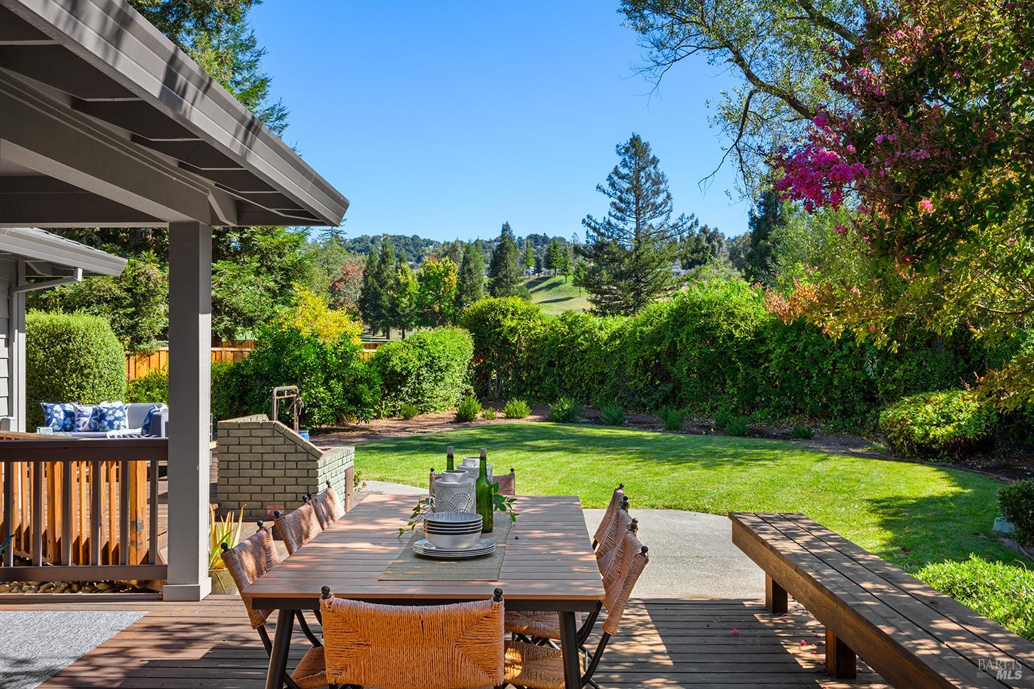 412 Fairway Court Healdsburg CA 95448