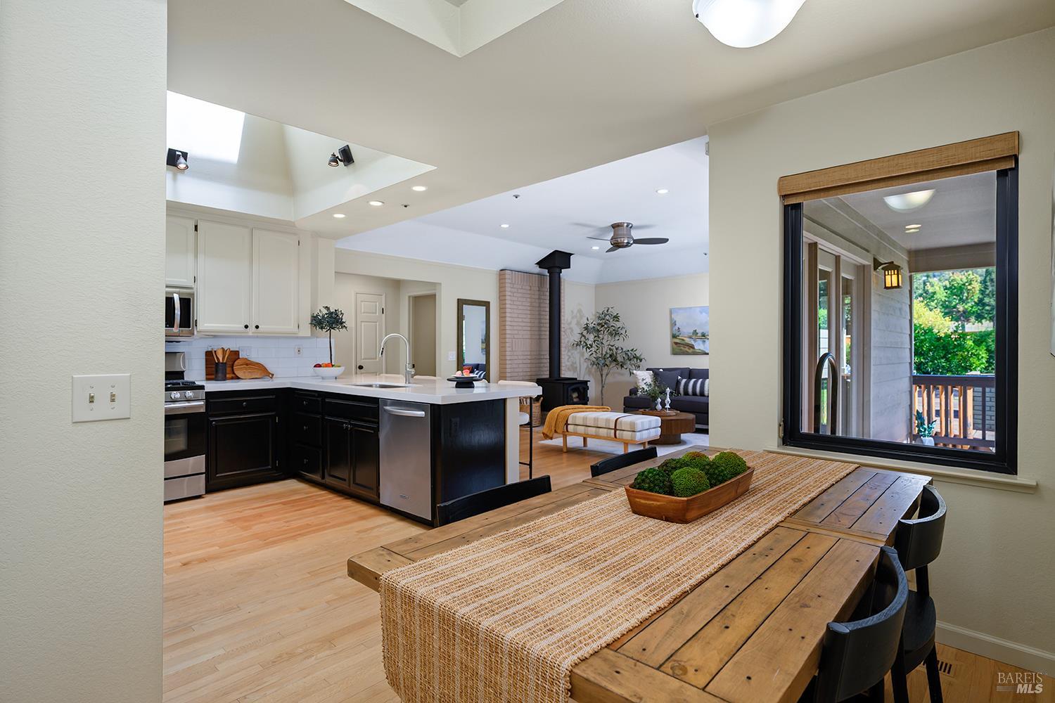 412 Fairway Court Healdsburg CA 95448