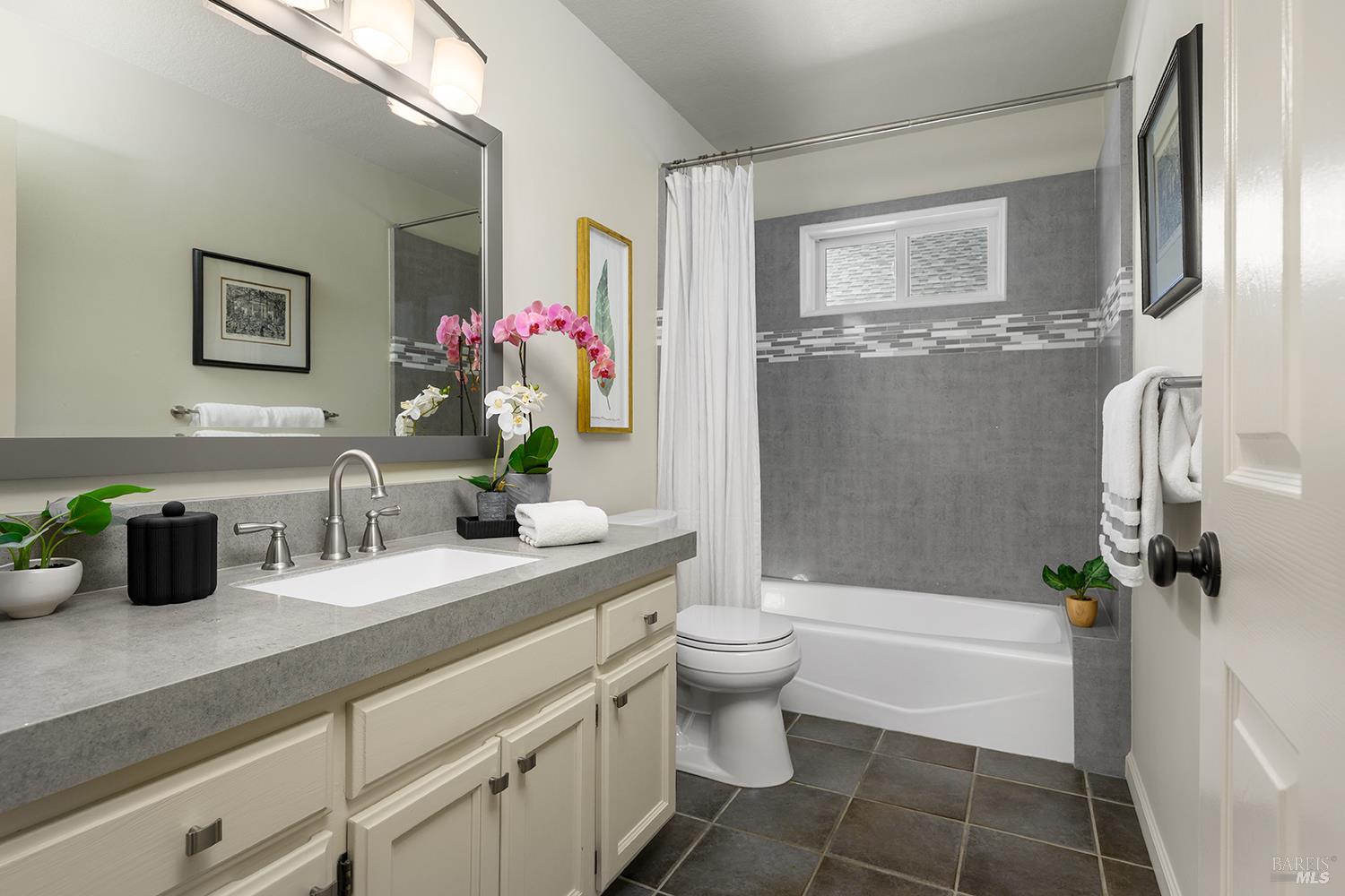 412 Fairway Court Healdsburg CA 95448