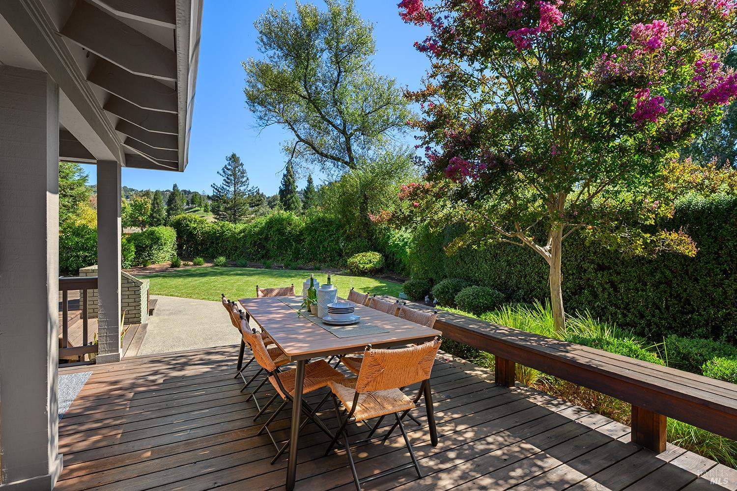 412 Fairway Court Healdsburg CA 95448
