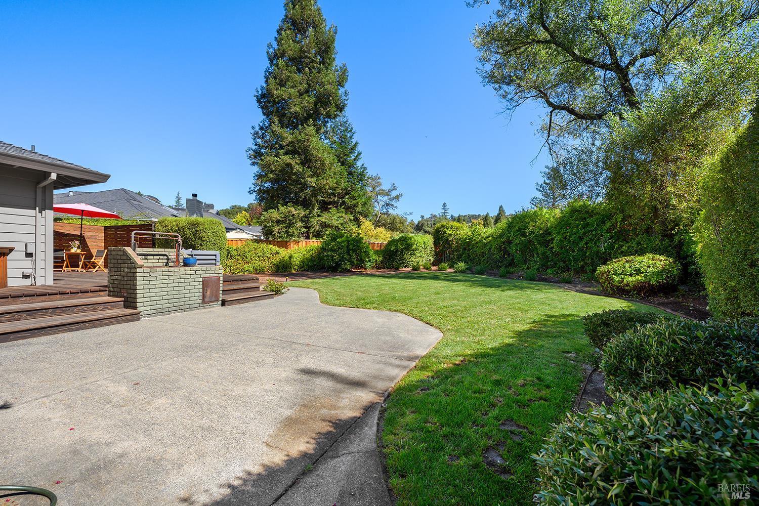412 Fairway Court Healdsburg CA 95448