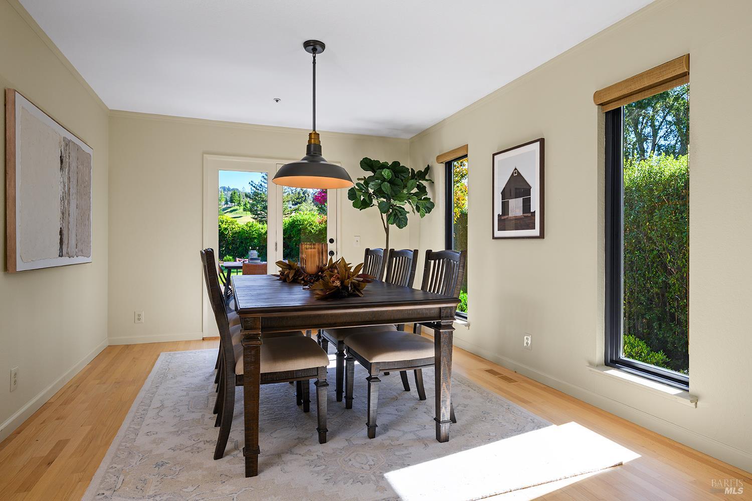 412 Fairway Court Healdsburg CA 95448