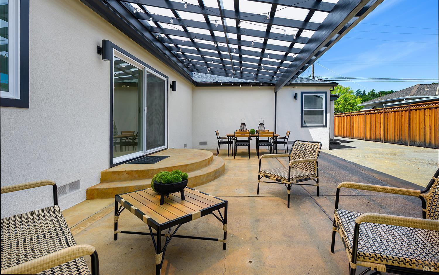 2152 Montecito Avenue Santa Rosa CA 95404