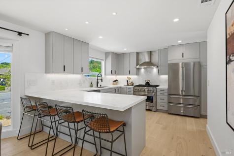 2152 Montecito Avenue Santa Rosa CA 95404