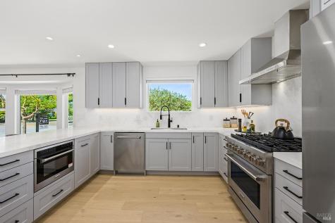 2152 Montecito Avenue Santa Rosa CA 95404
