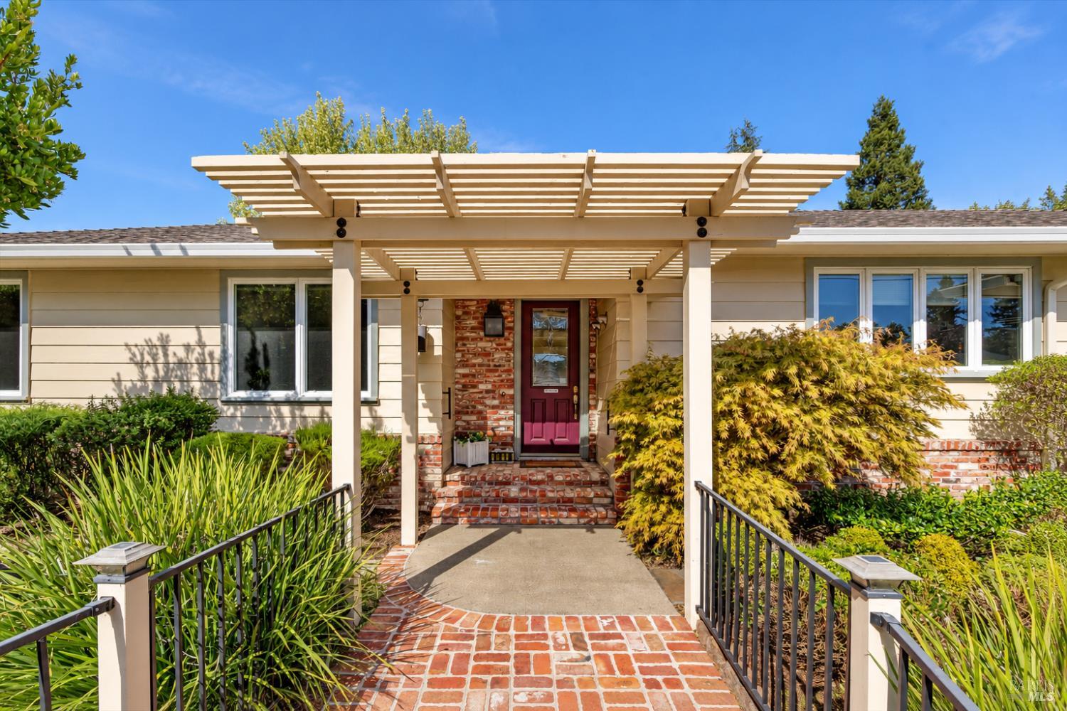 1919 Marian Lane Santa Rosa CA 95405