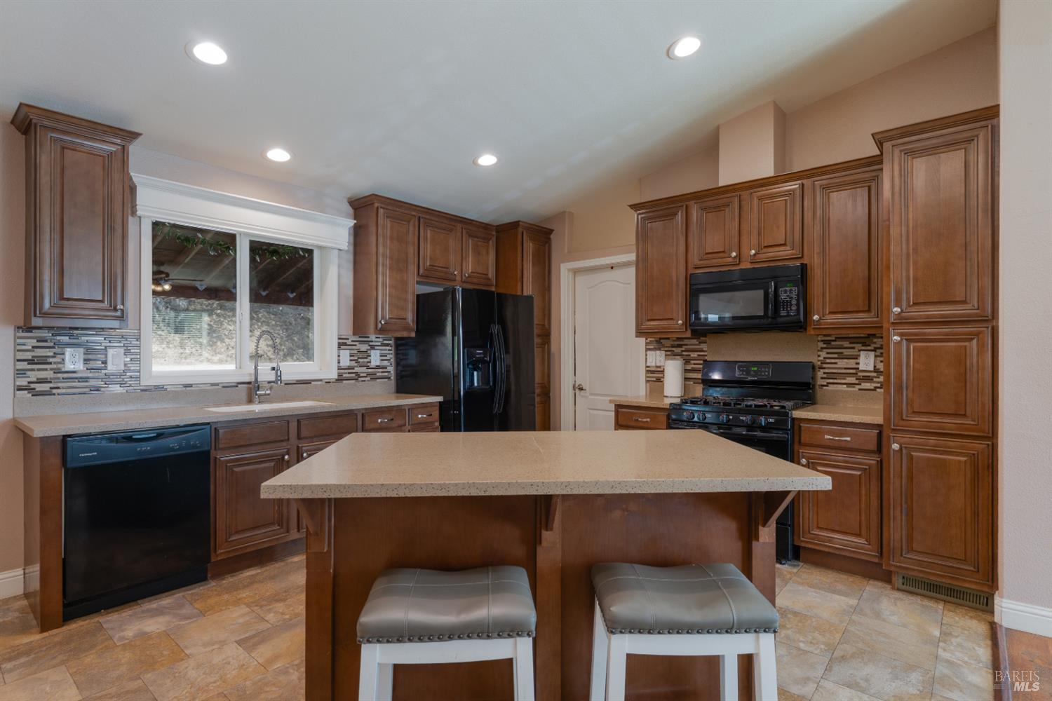 3437 Sol Lane Ukiah CA 95482