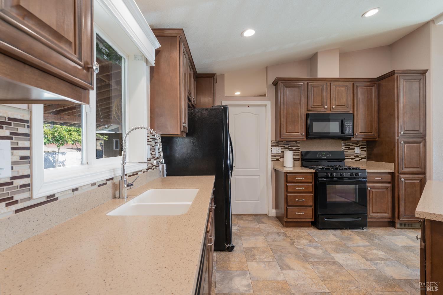 3437 Sol Lane Ukiah CA 95482