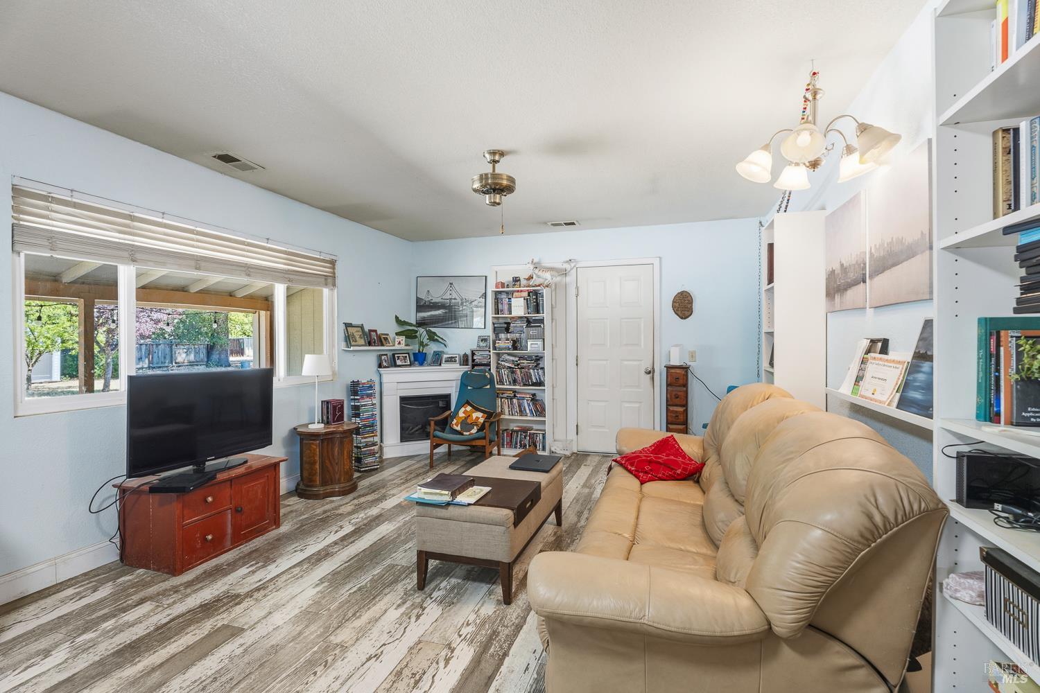 8461 Uva Drive Redwood Valley CA 95470