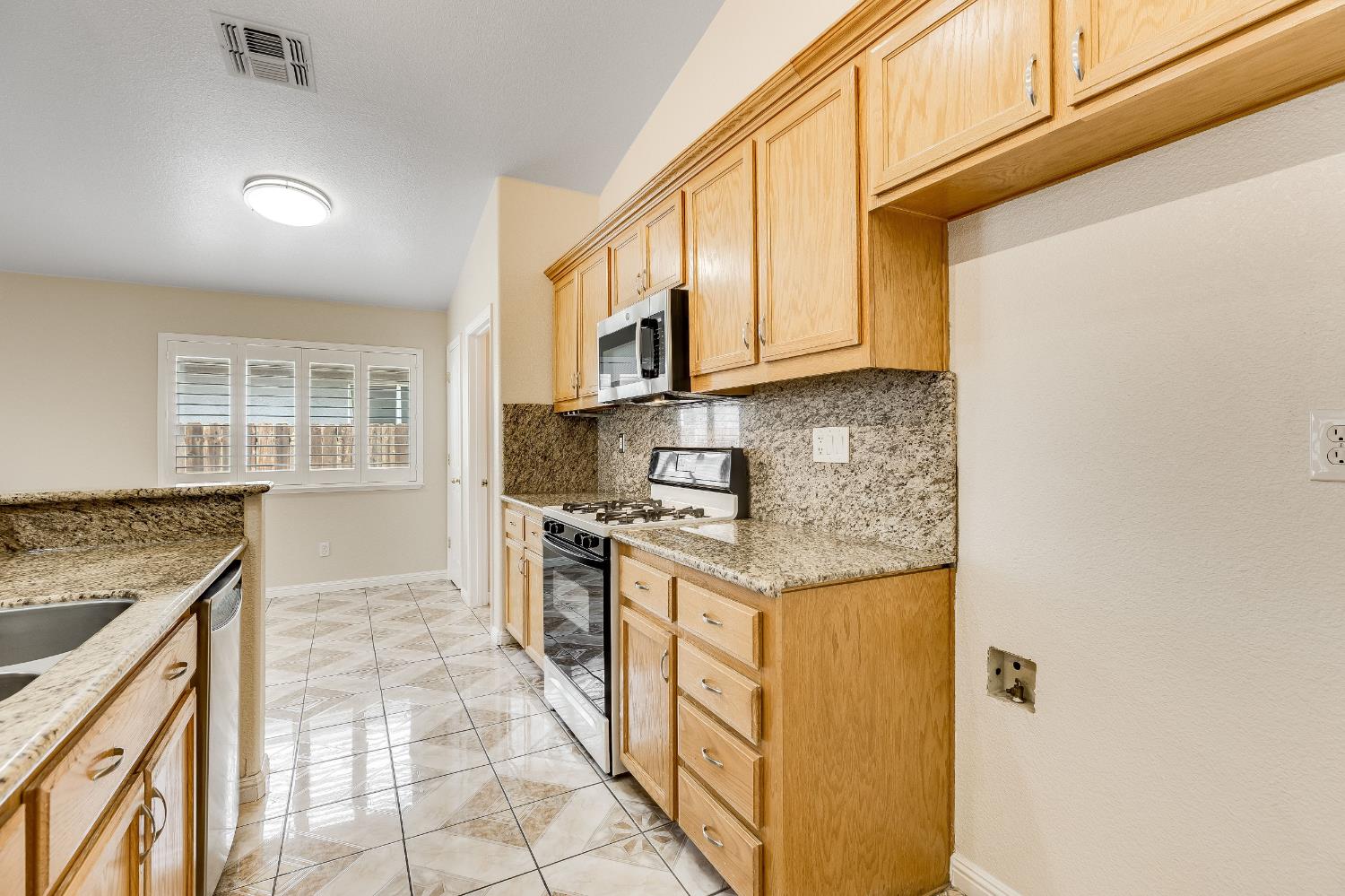 934 Norman Drive Manteca CA 95336