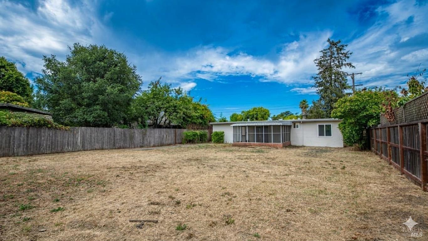 816 Warren Lane Santa Rosa CA 95401