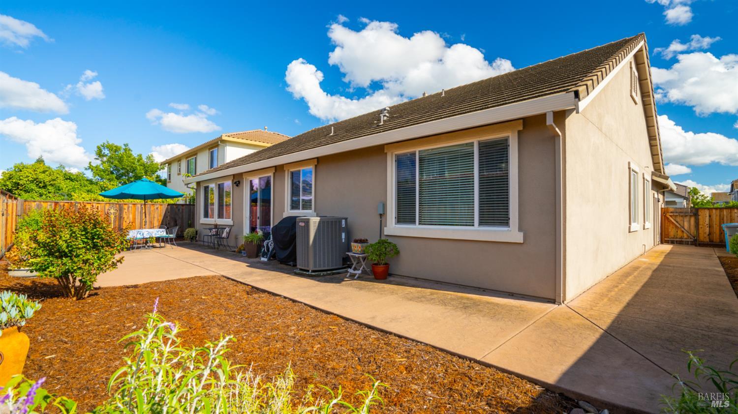 312 Rock Creek Circle Vacaville CA 95688