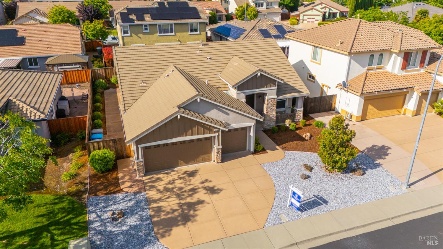 312 Rock Creek Circle Vacaville CA 95688