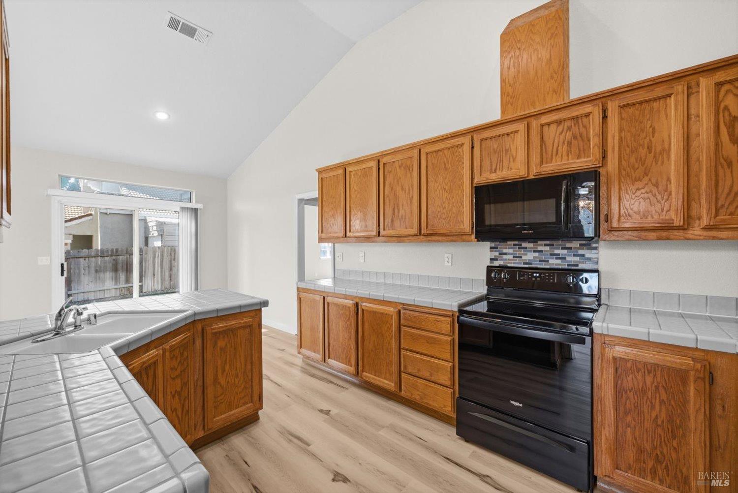 212 Laurelwood Way Vacaville CA 95687