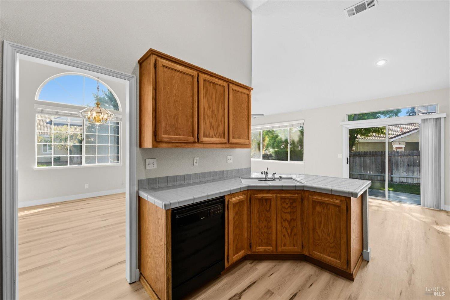 212 Laurelwood Way Vacaville CA 95687