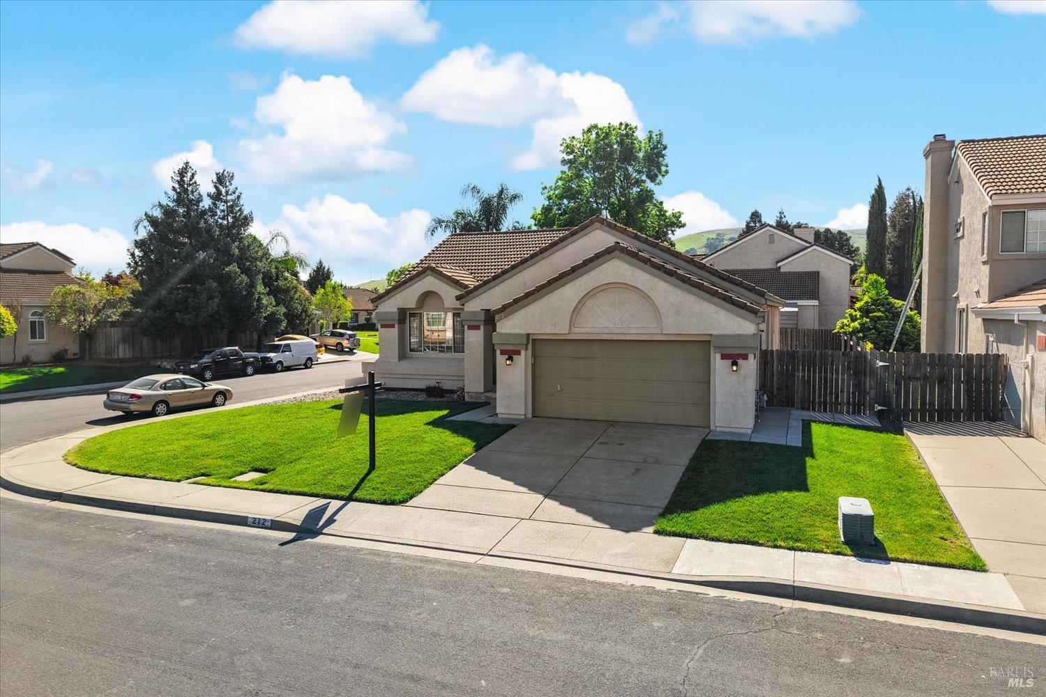 212 Laurelwood Way Vacaville CA 95687