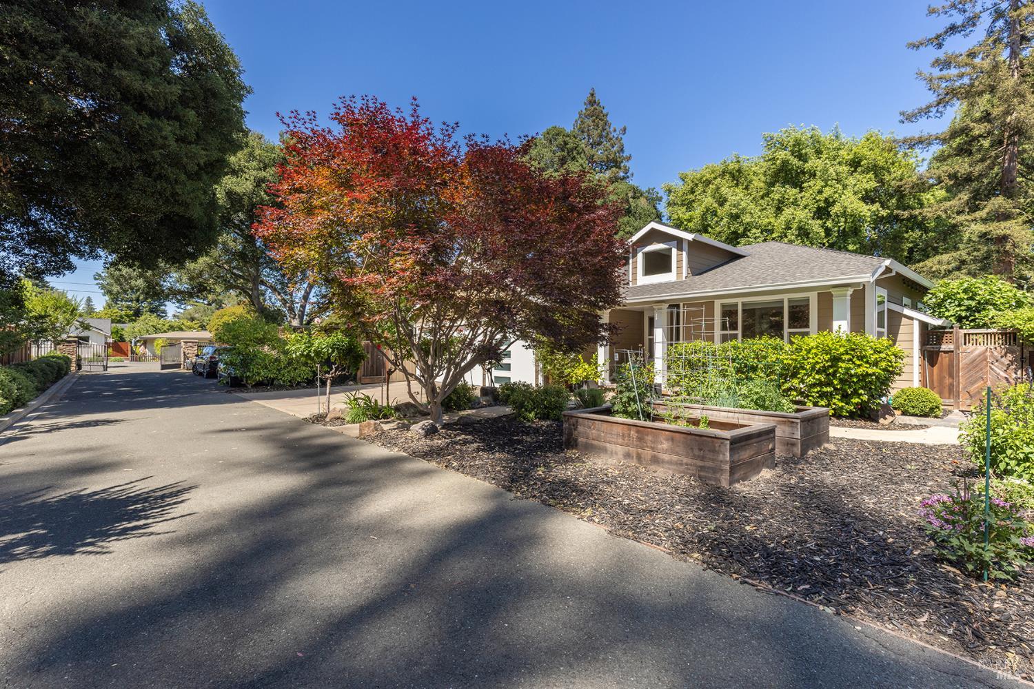 2375 Lone Oak Avenue Napa CA 94558