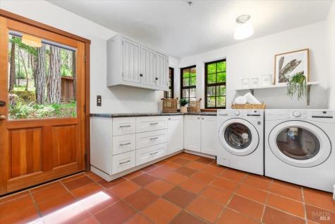 12076 Cloud Ridge Road Healdsburg CA 95448