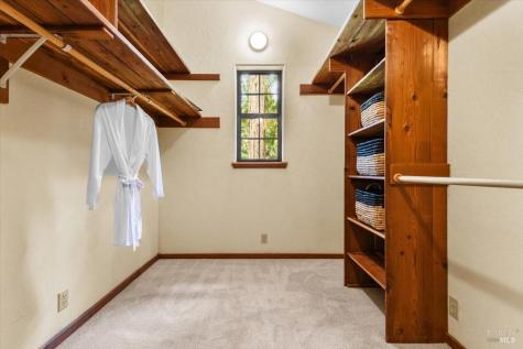 12076 Cloud Ridge Road Healdsburg CA 95448