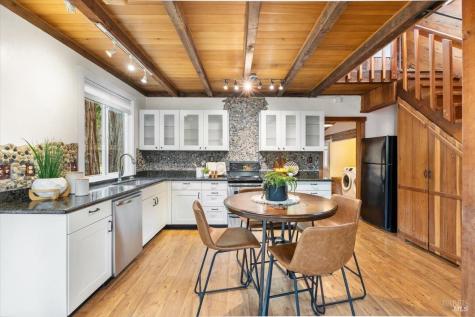12076 Cloud Ridge Road Healdsburg CA 95448