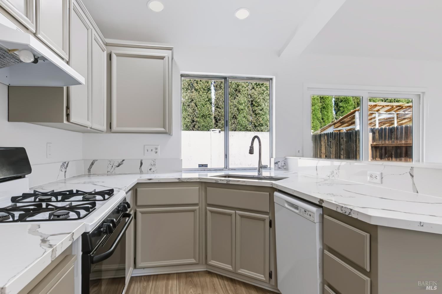 305 Victoria Drive Dixon CA 95620