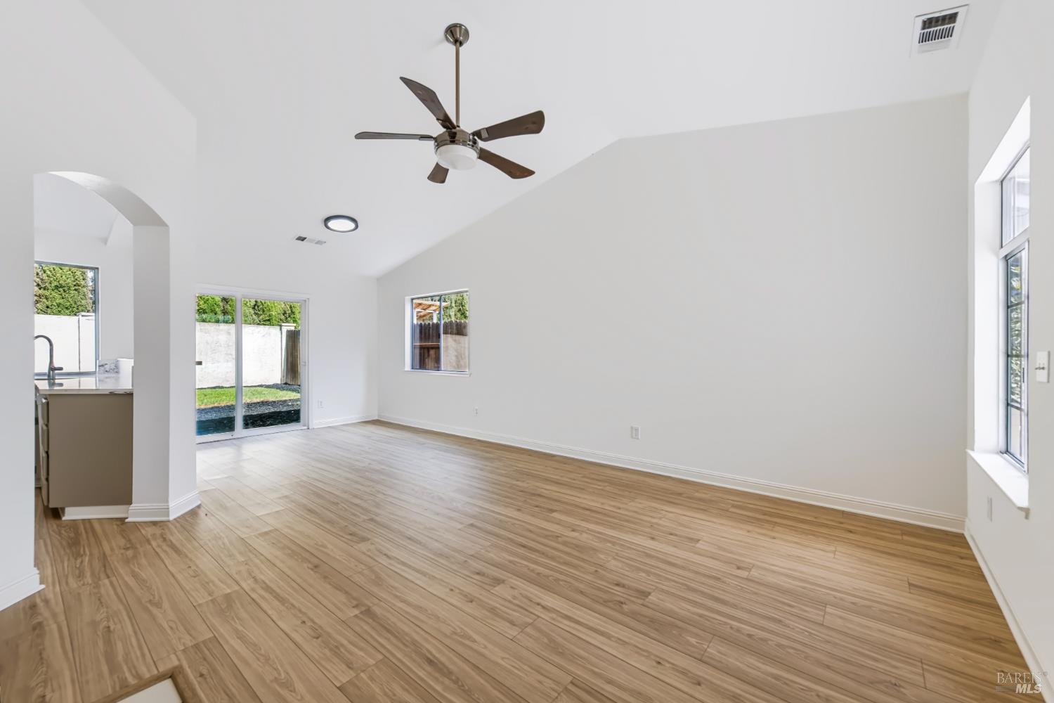 305 Victoria Drive Dixon CA 95620