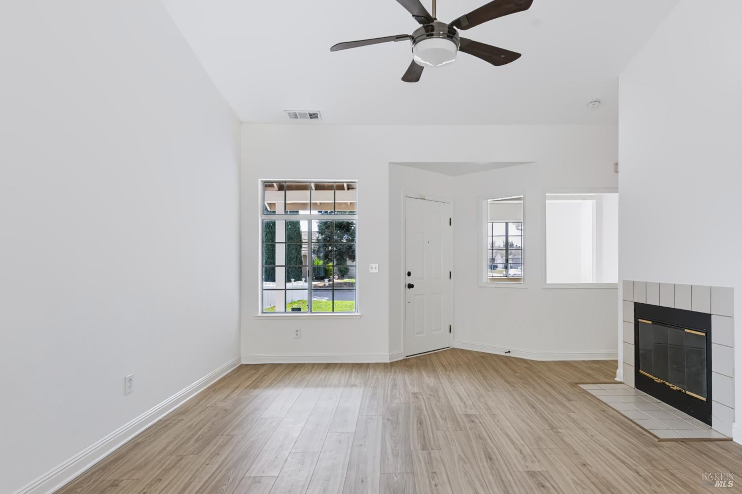 305 Victoria Drive Dixon CA 95620