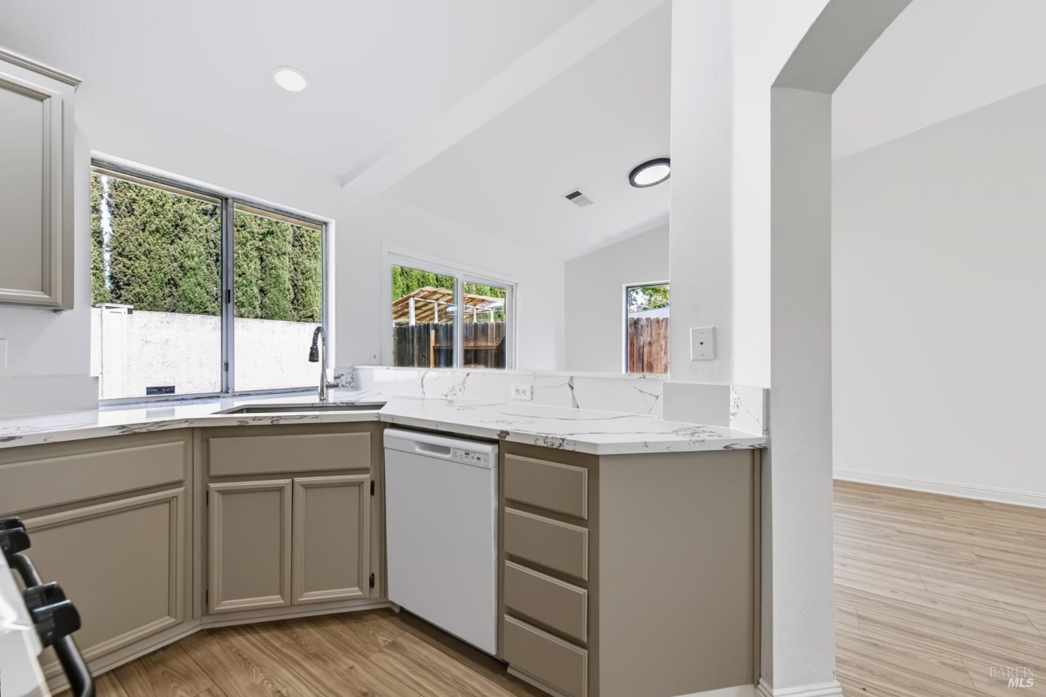 305 Victoria Drive Dixon CA 95620