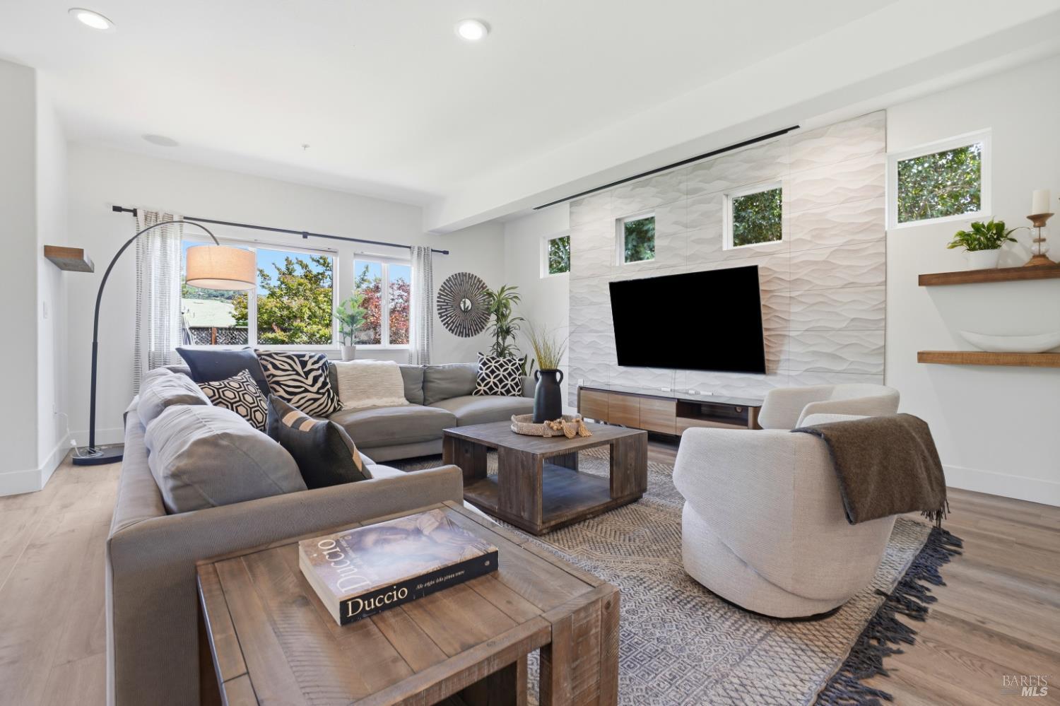312 Corrillo Drive San Rafael CA 94903